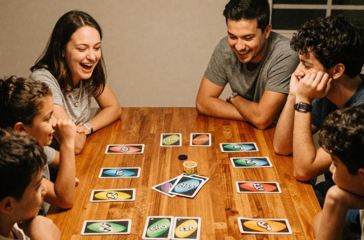 Найкращі ігри для сімейного вечора